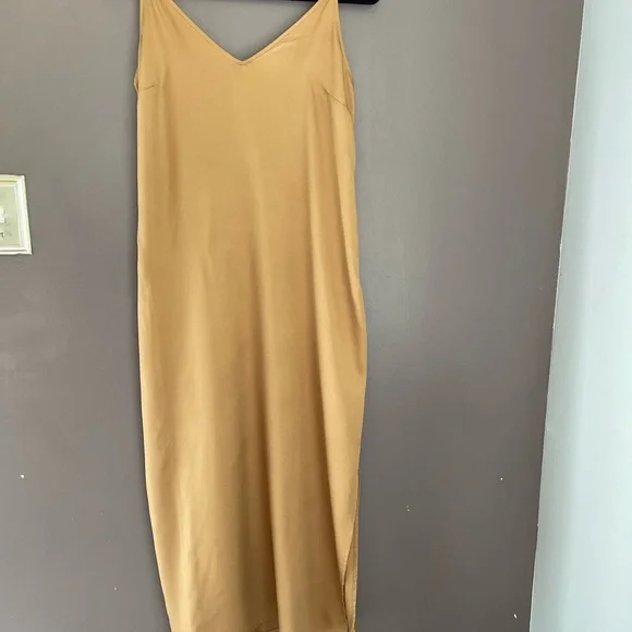 NWT Satin Smocked MIDI Slip dress Multiple sizes color Nude Acacia - Picture 8 of 10